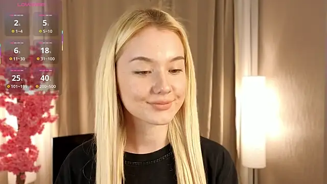 Snapshot of Flirty_lee chatting on 4, 10, 2025 Flirty lee online show from 4, 10, 2025