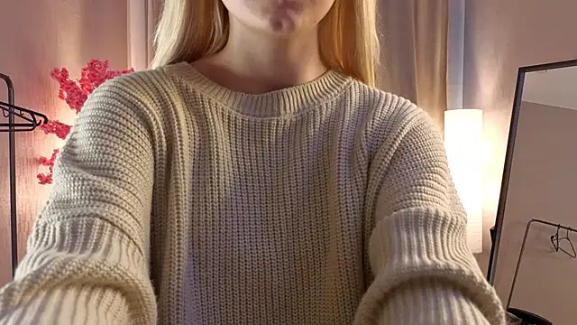 Snapshot of Flirty_lee chatting on 10, 10, 2025 Flirty lee online show from 10, 10, 2025