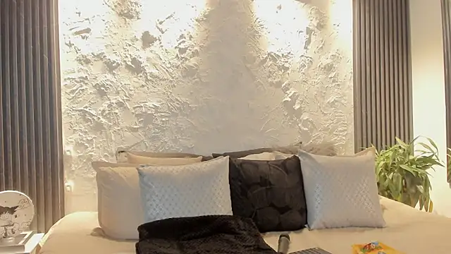 Snapshot of joselin_rouse chatting on 25, 4, 2026 joselin rouse online show from 25, 4, 2026