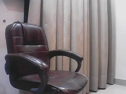 short girl  online show from 25, 9, 2025