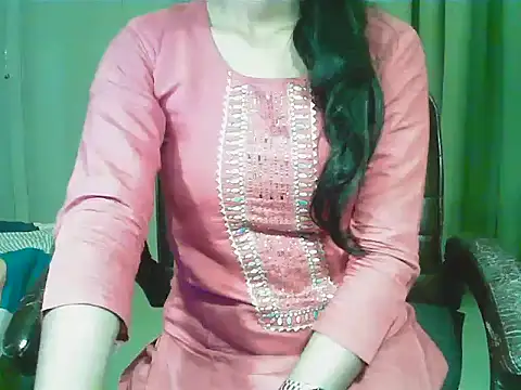 short girl  online show from 15, 1, 2026