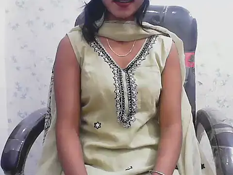 short girl  online show from 7, 4, 2026