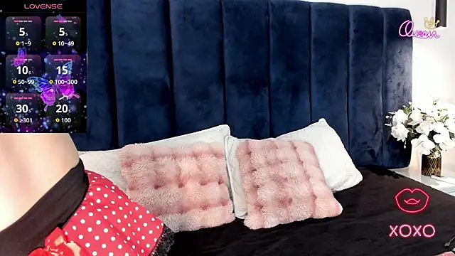 LiilyAdams online show from 8, 4, 2026