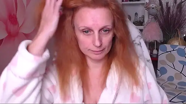 Snapshot of Venus_love1 chatting on 15, 12, 2025 Venus love1 online show from 15, 12, 2025