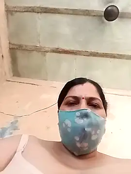 Love-890 online show from 4, 10, 2025