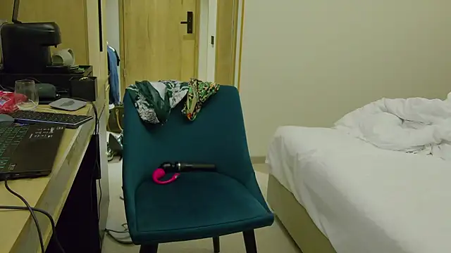 LustfulSin  online show from 1, 11, 2025