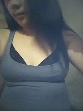Snapshot of sweet_bella16 chatting on 10, 10, 2025 sweet bella16 online show from 10, 10, 2025
