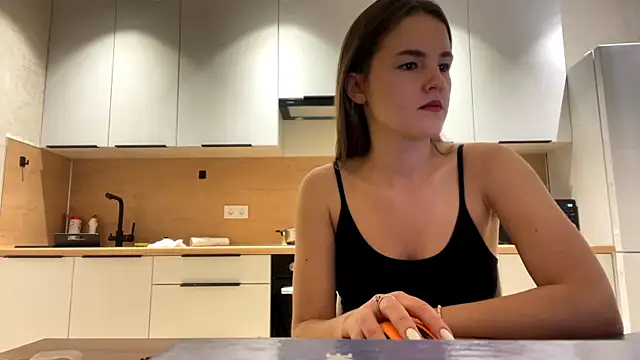 FavorLeila online show from 19, 9, 2025
