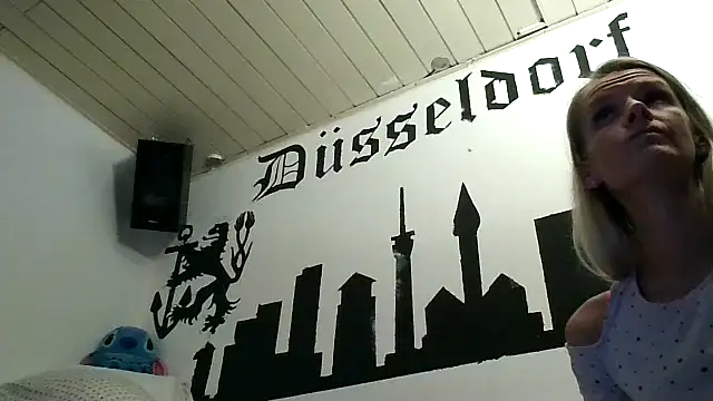 Snapshot of Dark666Sunshine chatting on 16, 11, 2025 Dark666Sunshine online show from 16, 11, 2025