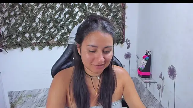 Luna021 1 online show from 28, 11, 2025