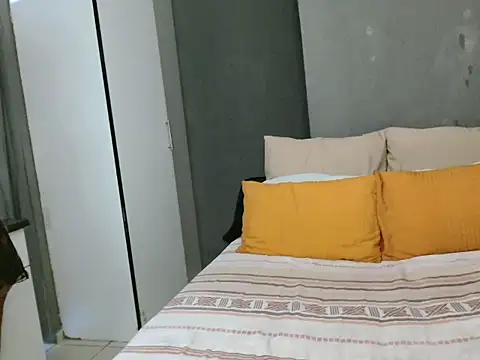 Snapshot of Lillyan_N chatting on 27, 10, 2025 Lillyan N online show from 27, 10, 2025