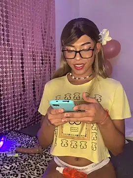 Snapshot of Sweet_Tyra_Doll chatting on 17, 10, 2025 Sweet Tyra Doll online show from 17, 10, 2025