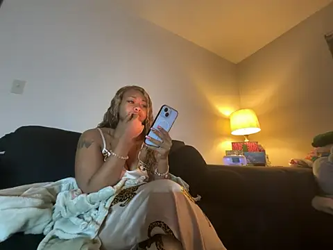 Snapshot of GoddessFatPuss chatting on 12, 6, 2026 GoddessFatPuss online show from 12, 6, 2026