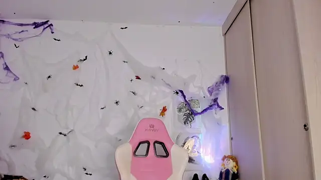 Susy spark online show from 4, 11, 2025