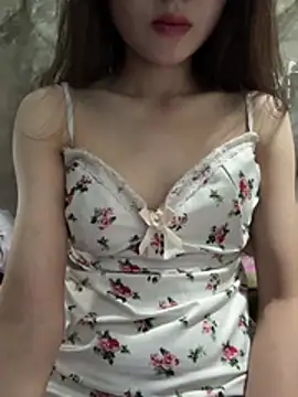 Snapshot of Bella_sexy98 chatting on 27, 4, 2026 Bella sexy98 online show from 27, 4, 2026