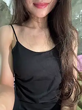 Snapshot of Bella_sexy98 chatting on 23, 5, 2026 Bella sexy98 online show from 23, 5, 2026