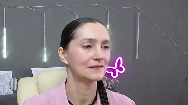 TayaFinch online show from 4, 4, 2026