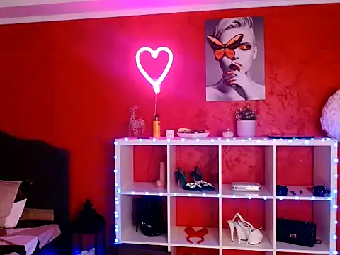 SuzanStacks online show from 25, 9, 2025