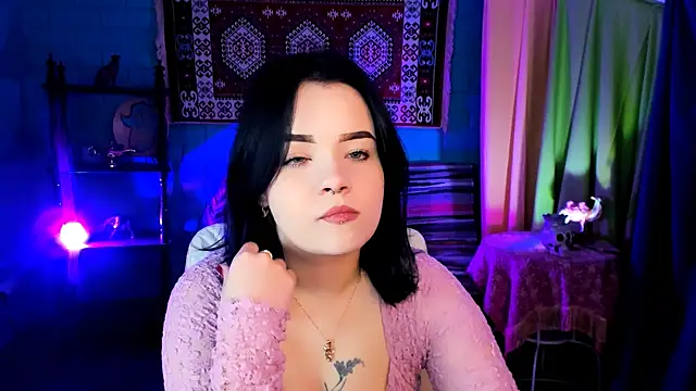 leslierowe  online show from 21, 11, 2025