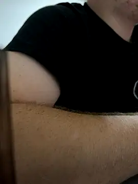 Snapshot of insomnia_llko1998 chatting on 8, 10, 2025 insomnia llko1998 online show from 8, 10, 2025