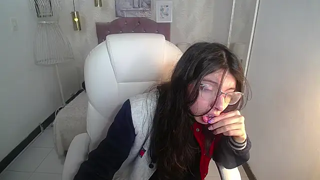 alllyson  online show from 14, 11, 2025