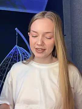 Snapshot of MilaMoone chatting on 1, 2, 2026 MilaMoone online show from 1, 2, 2026