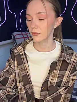 Snapshot of MilaMoone chatting on 4, 2, 2026 MilaMoone online show from 4, 2, 2026