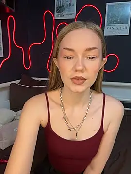 Snapshot of MilaMoone chatting on 15, 2, 2026 MilaMoone online show from 15, 2, 2026