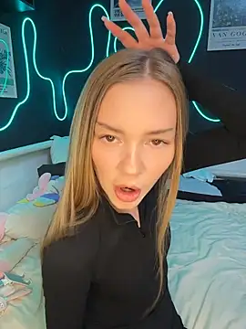 Snapshot of MilaMoone chatting on 18, 2, 2026 MilaMoone online show from 18, 2, 2026