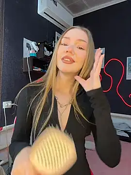 Snapshot of MilaMoone chatting on 21, 2, 2026 MilaMoone online show from 21, 2, 2026