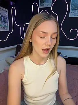 Snapshot of MilaMoone chatting on 27, 2, 2026 MilaMoone online show from 27, 2, 2026