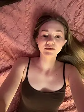 MilaMoone online show from 7, 3, 2026