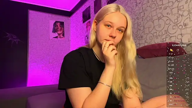 Snapshot of Dory_liss chatting on 22, 10, 2025 Dory liss online show from 22, 10, 2025