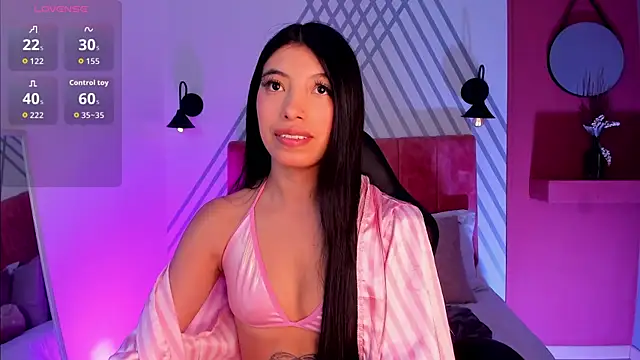 Tiffany Low online show from 25, 9, 2025