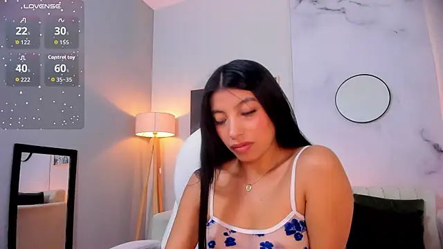 Tiffany Low online show from 12, 11, 2025