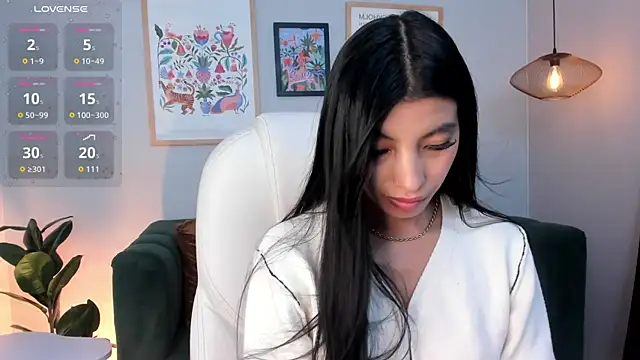 Tiffany Low online show from 4, 4, 2026