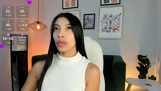 Tiffany Low online show from 22, 4, 2026