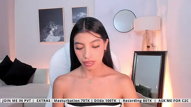 Snapshot of Tiffany_Low chatting on 2, 5, 2026 Tiffany Low online show from 2, 5, 2026