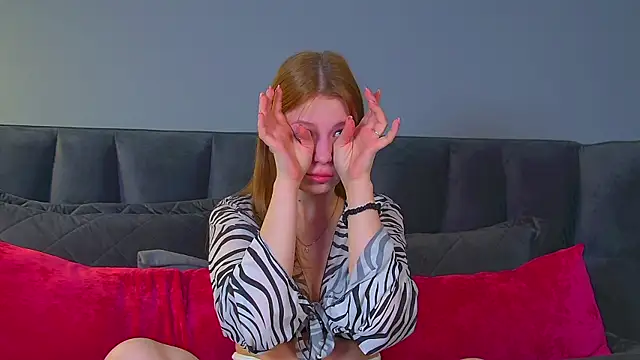 BeatriceBinoche online show from 23, 11, 2025