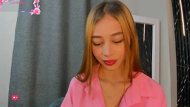 Snapshot of Naomi_Rousse chatting on 4, 5, 2026 Naomi Rousse online show from 4, 5, 2026