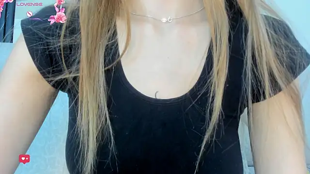 Snapshot of Naomi_Rousse chatting on 5, 5, 2026 Naomi Rousse online show from 5, 5, 2026
