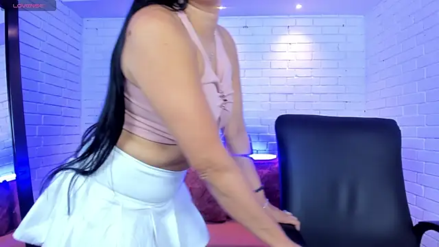 Snapshot of Megancoxx chatting on 10, 10, 2025 Megancoxx online show from 10, 10, 2025