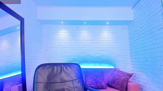 Snapshot of Megancoxx chatting on 22, 10, 2025 Megancoxx online show from 22, 10, 2025