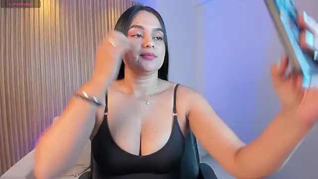 Snapshot of Megancoxx chatting on 25, 10, 2025 Megancoxx online show from 25, 10, 2025