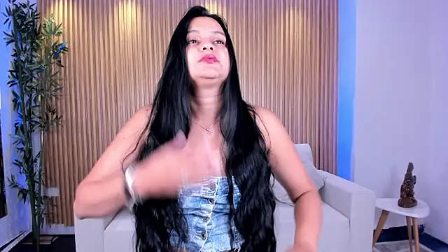 Snapshot of Megancoxx chatting on 18, 11, 2025 Megancoxx online show from 18, 11, 2025