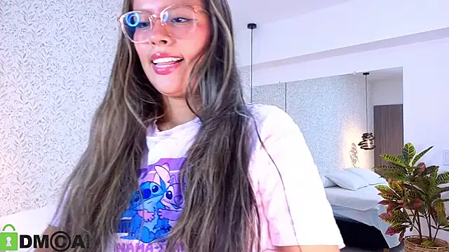 EMILIIA RICHTER   online show from 30, 9, 2025