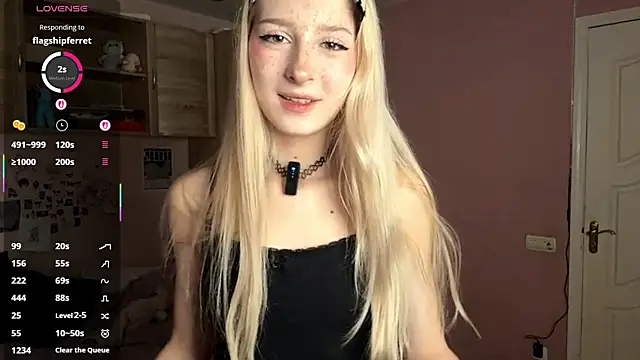 Snapshot of FridaAaberg chatting on 30, 11, 2025 FridaAaberg online show from 30, 11, 2025