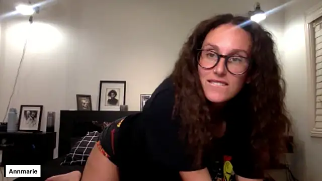 Snapshot of annmarieferrara chatting on 10, 10, 2025 annmarieferrara online show from 10, 10, 2025