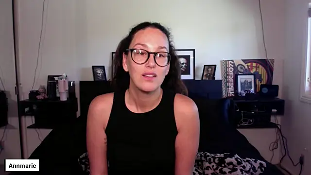 Snapshot of annmarieferrara chatting on 17, 10, 2025 annmarieferrara online show from 17, 10, 2025