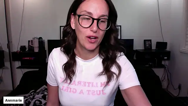 Snapshot of annmarieferrara chatting on 24, 10, 2025 annmarieferrara online show from 24, 10, 2025